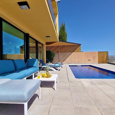 Eden Sun - A Modern Luxury Villa With A Panoramic View برازيريس المظهر الخارجي الصورة