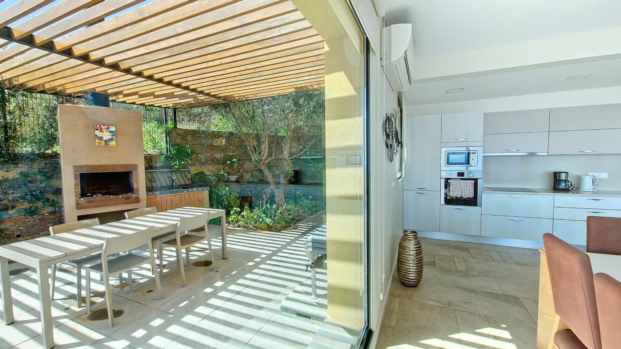 Eden Sun - A Modern Luxury Villa With A Panoramic View برازيريس المظهر الخارجي الصورة